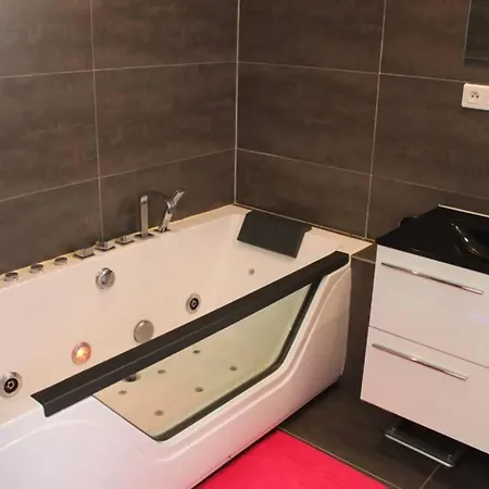 Villa Contemporaine T5 Avec Piscine A