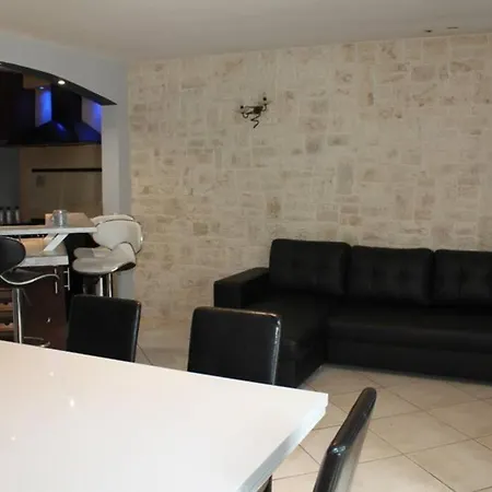Contemporaine T5 Avec Piscine A Villa Cassis