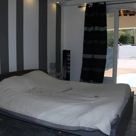 Contemporaine T5 Avec Piscine A * Cassis