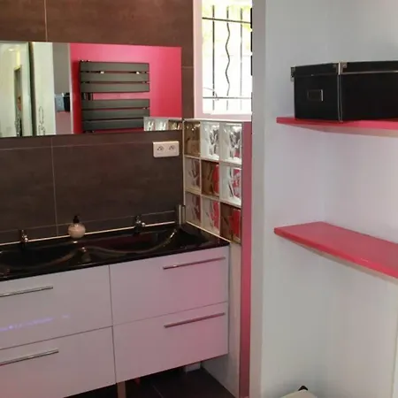 Contemporaine T5 Avec Piscine à Villa Cassis